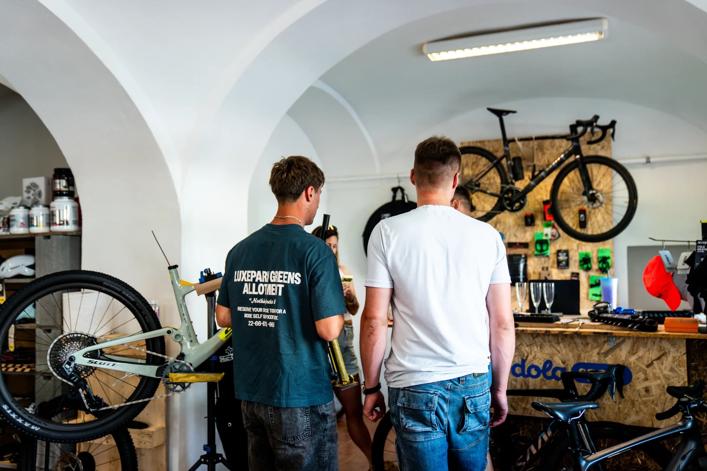 Kde si koupit kolo ve Šternberku — průvodce 2026 (SCOTT, ISAAC, road & gravel)