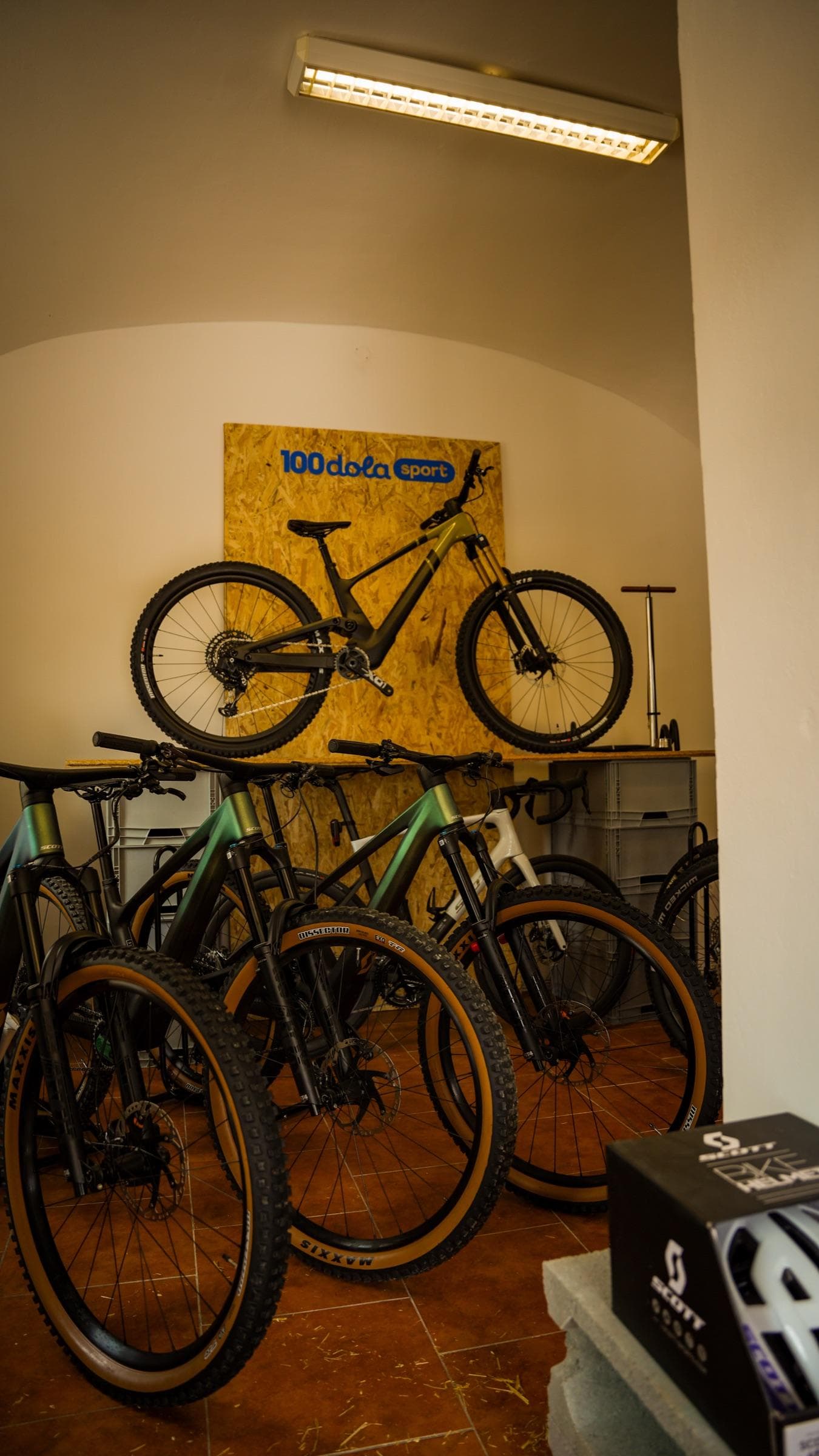 Obchod 100dola sport Šternberk — foto 9