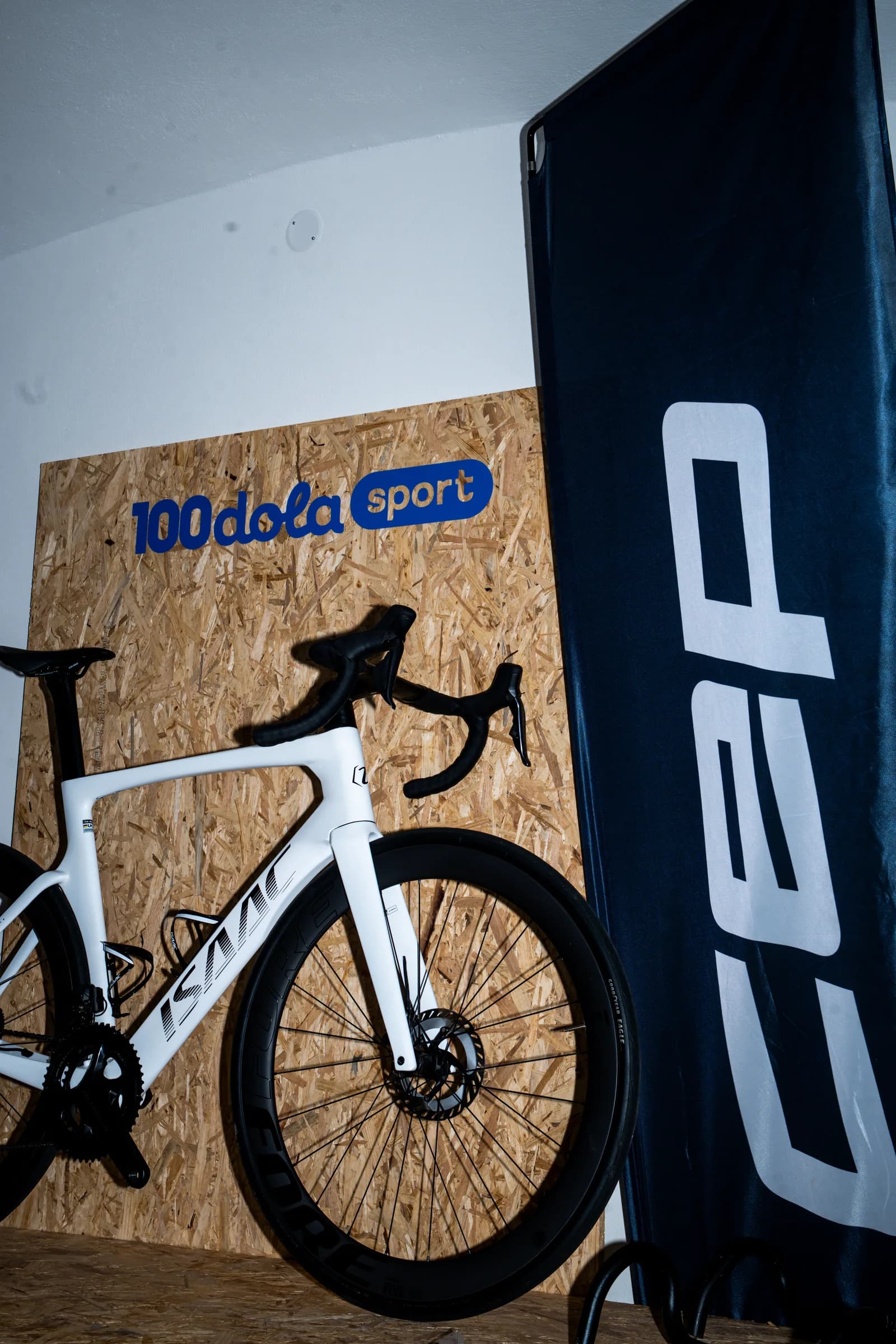 Silniční kolo Isaac Meson Jade Green 105 Di2