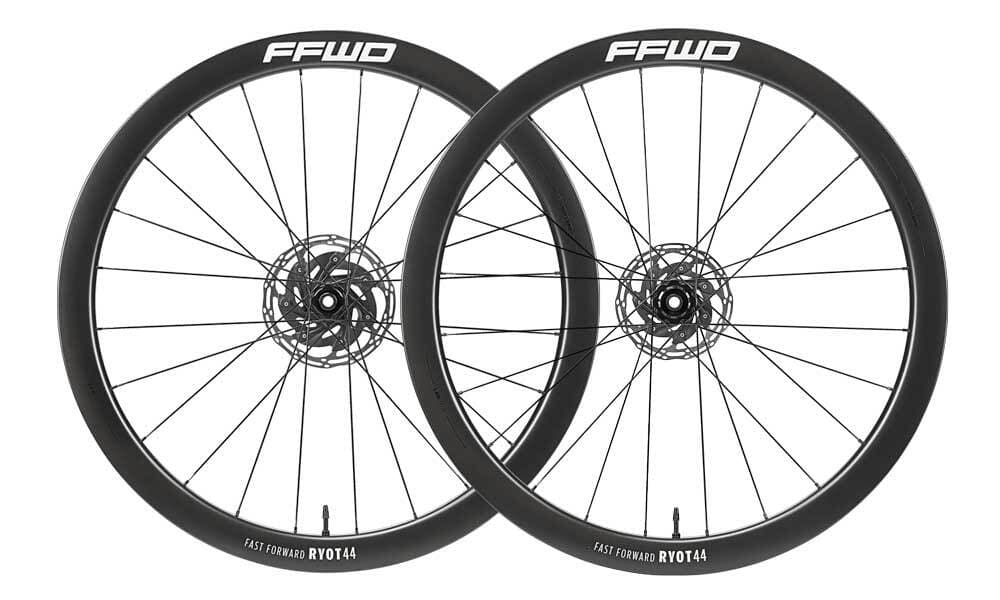 Karbonová kola RYOT44 V2 (44 mm), FFWD N/GAGE 2:1, White, plášť