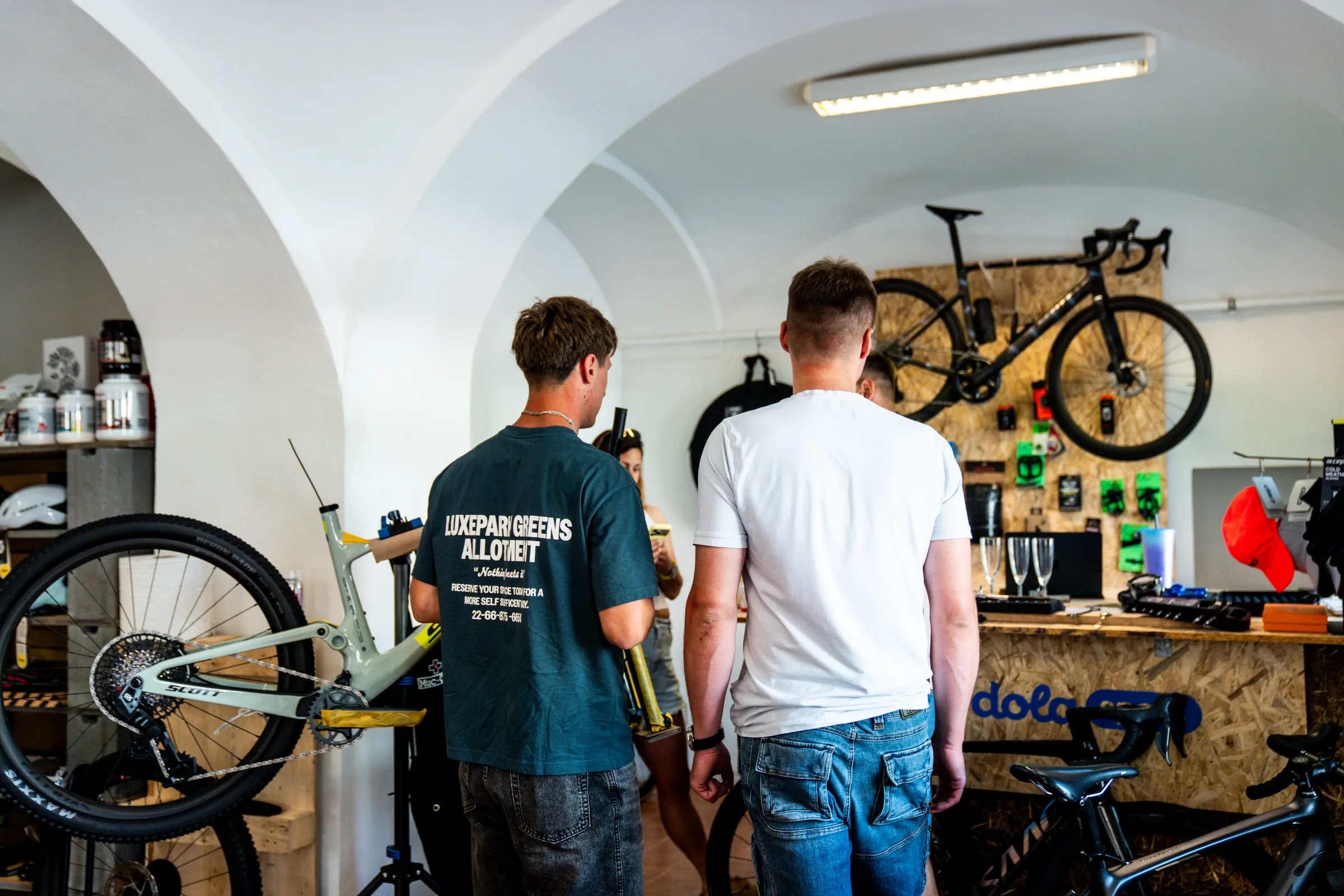 Kde si koupit kolo ve Šternberku — průvodce 2026 (SCOTT, ISAAC, road & gravel)